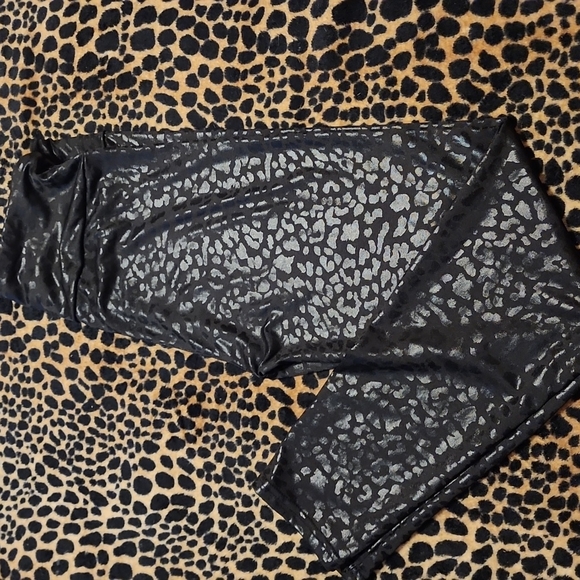 size large leopard leggings ! - Picture 2 of 3